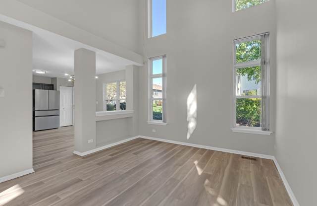 1530 E Chivalry Court Gallery 2