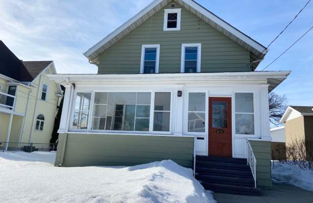 3 Bedroom House in North Fargo!! - 808 2nd Street North, Fargo, ND 58102