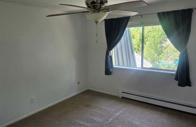 CUTE 2 BEDROOM IN MIDTOWN Gallery 1