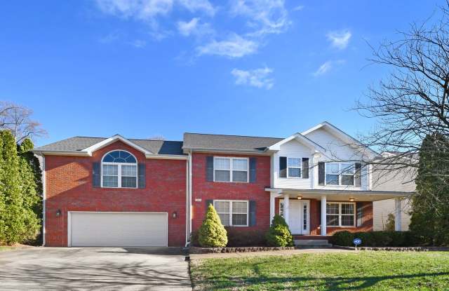 Pet Friendly Three Bedroom with Bonus! photos photos Pet Friendly Three Bedroom with Bonus! photos photos