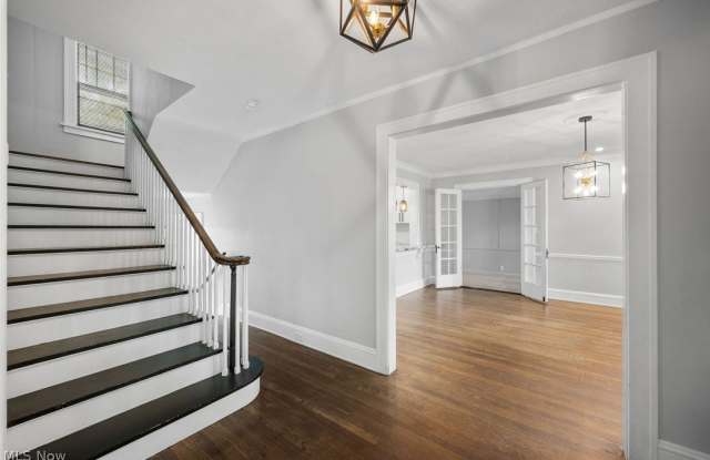 2924 Brighton Road Gallery 2