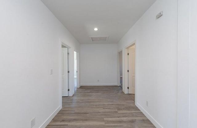 2011 Arlington Ave Gallery 3