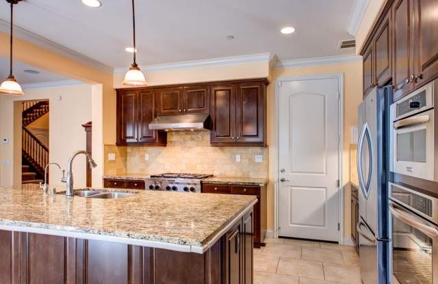 80 Shadowbrook Gallery 4