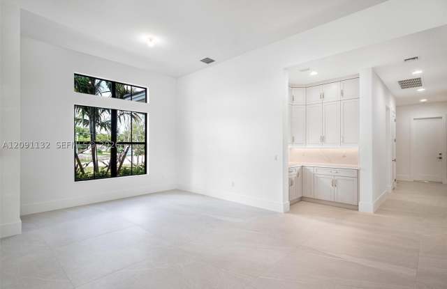 11900 SW 14th Pl Gallery 4