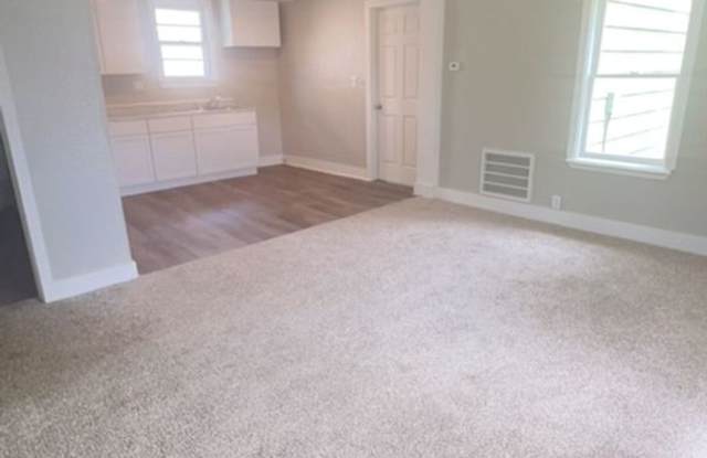 For Rent: 2918 S Jefferson St. Fully Renovated Spacious 3 Bedroom 1.5 Bath Home! Gallery 3