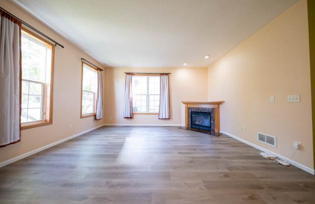 9890 Pincherry Ln. Gallery 3