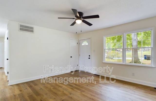 4136 Kingsland Circle Gallery 3