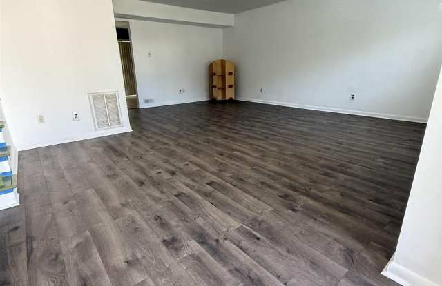 122 London Ct Gallery 2