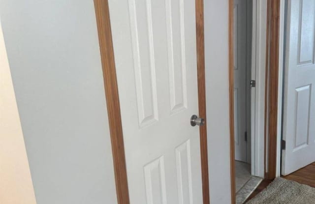 40 Hemlock Lane Gallery 4