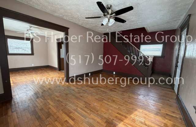 305 Howe St Lansing, MI 48915 photos photos