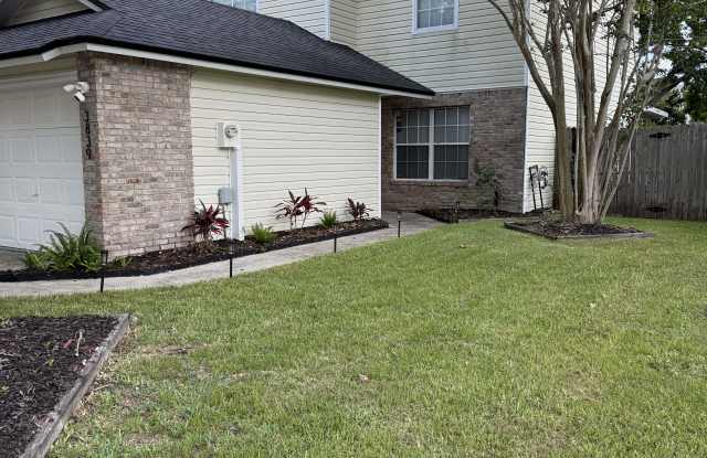 3839 Union Pacific Drive East photos photos