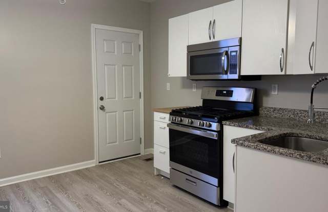Move-in Ready 3BR/2BA Row Home Gallery 3