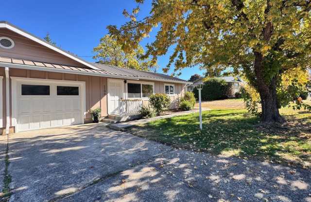 Charming 2-Bedroom Home with Spacious Backyard – Move-In Ready! - 1196 Valley View Drive, Medford, OR 97504