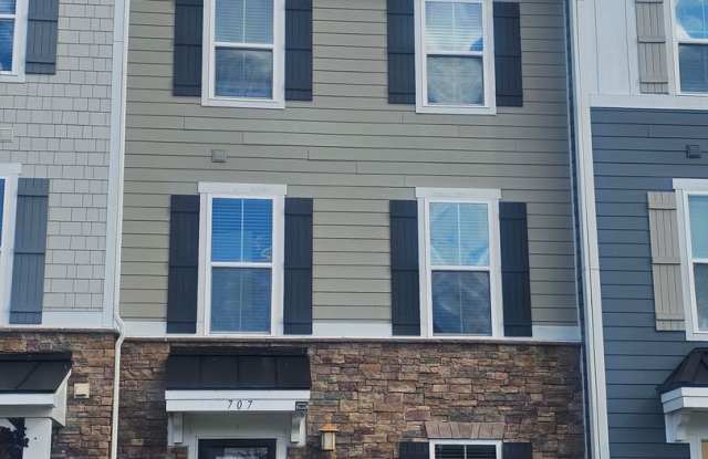 707 Arbuckle St, Chesapeake- Available now Gallery 1