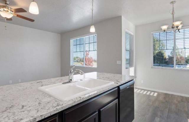 Crimson Point Apartments photos photos
