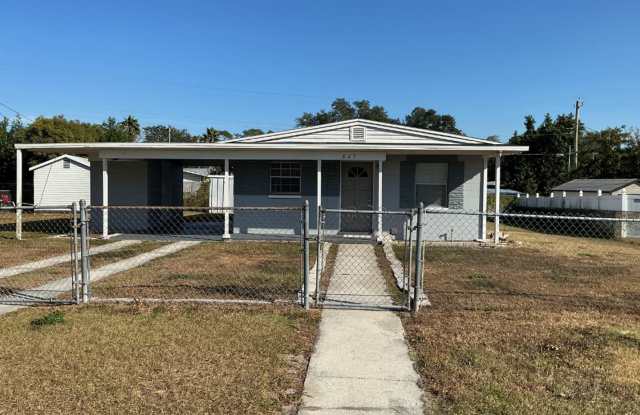 Cozy 3BR Near Cleveland Heights - 627 Carolyn Drive, Lakeland, FL 33803