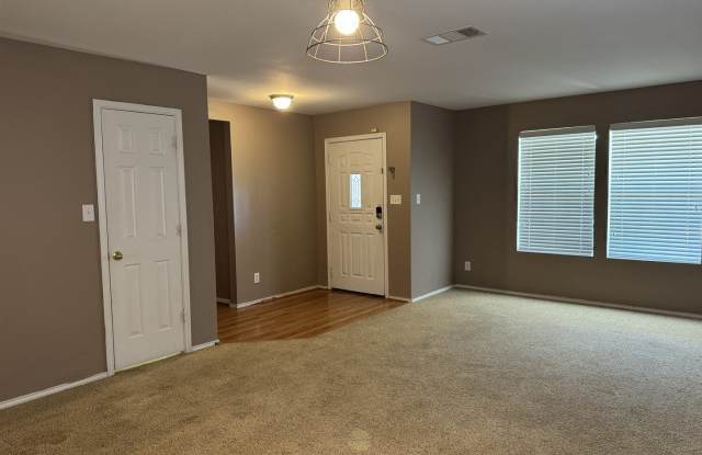 25607 CRIMSON BEAUTY Gallery 4