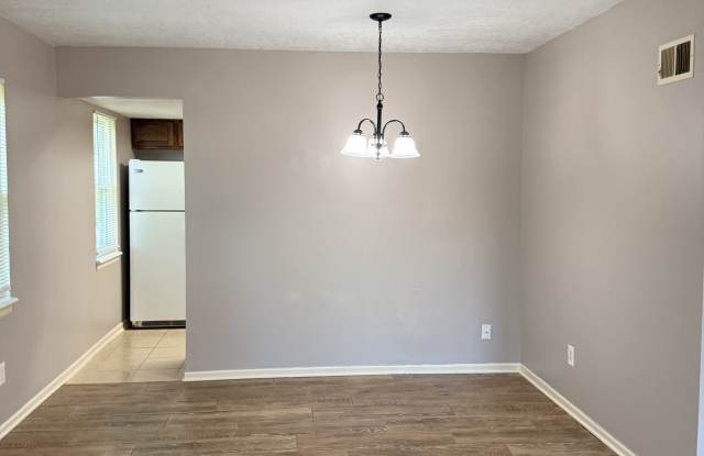 10009 Northwest Jones Drive - A Gallery 3