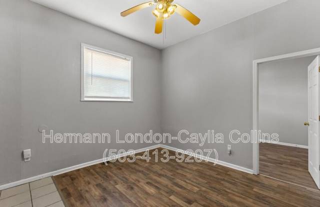 6918 Moellenhoff Street Gallery 4