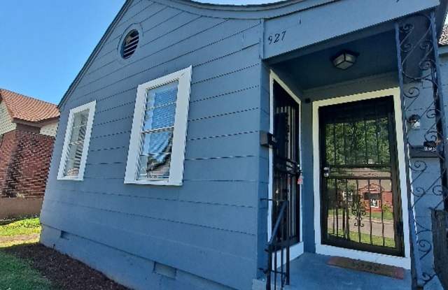 Welcome to 927 Maple Dr in Memphis, TN! photos photos