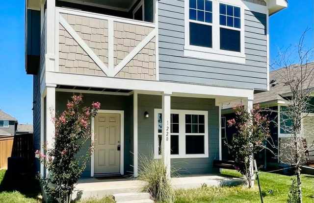Newer Home in Up  Coming Neighborhood! photos photos