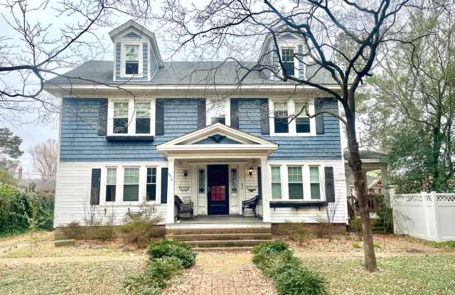 Stunning spacious 2nd floor apartment with Water View! photos photos