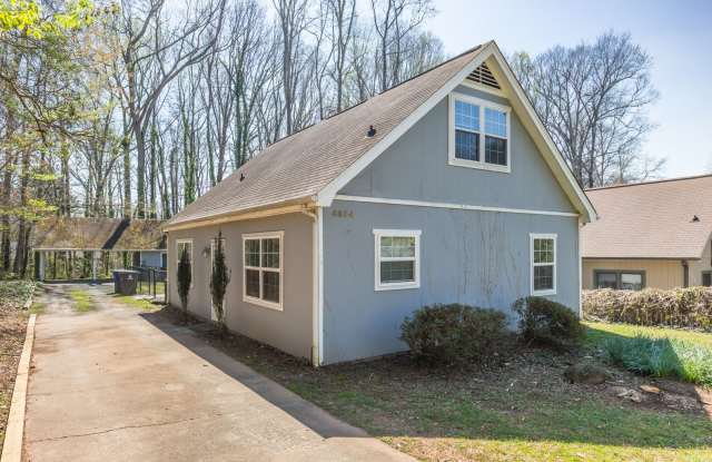 Spacious 3 bed 2 Bathroom House in Peace Haven Rd Winston-Salem - 4854 Tiffany Avenue, Winston-Salem, NC 27104