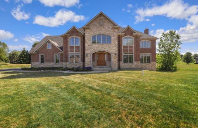 126 Governors Court - 126 Governors Court, Hawthorn Woods, IL 60047