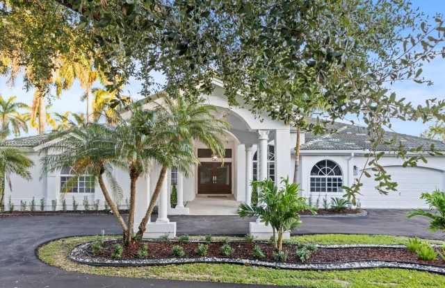 9663 SW 122nd St - 9663 Southwest 122nd Street, Kendall, FL 33176