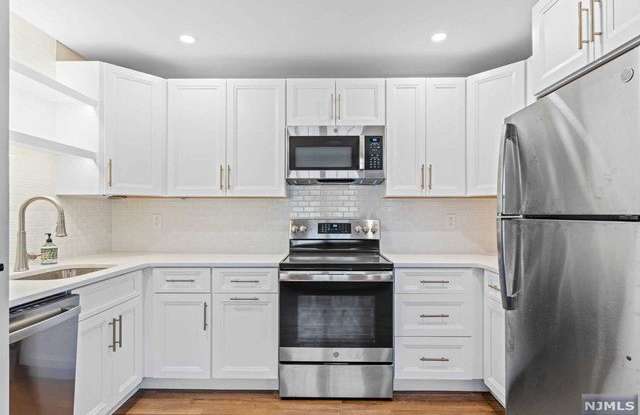 184 South Washington Avenue - 184 South Washington Avenue, Bergenfield, NJ 07621