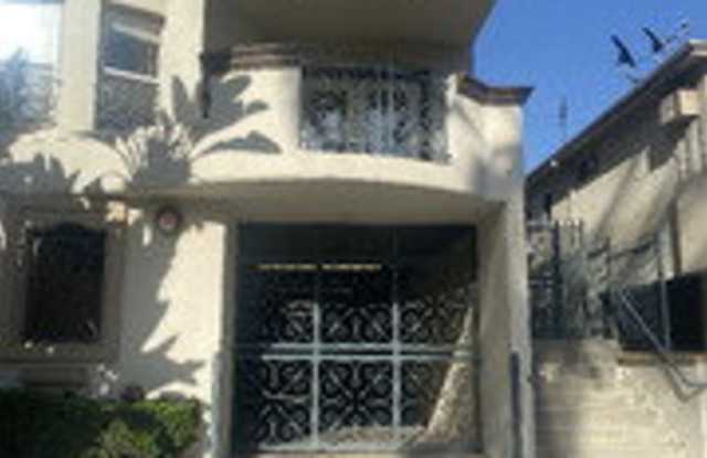 1862 South Bentley Avenue Gallery 1