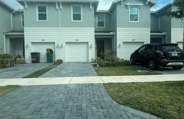 345 SE Crossoak Ln photos photos