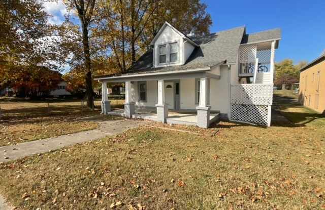 Maryville 37804 - 3 bedroom, 1 bath duplex - Contact Tim Tipton 865-806-7255 Gallery 3