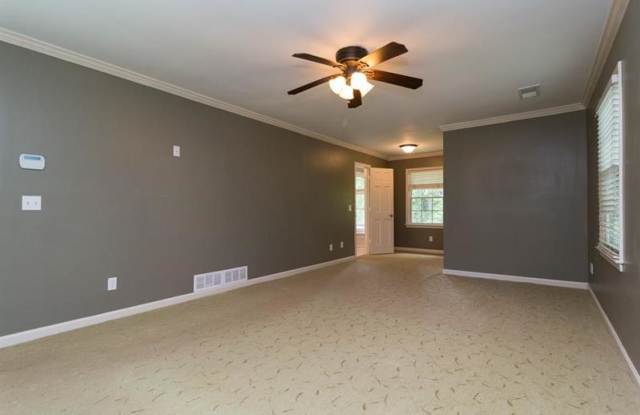 5530 Roberts Drive Gallery 4