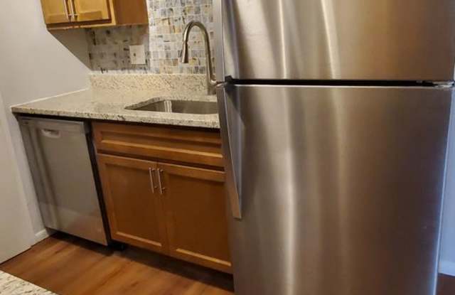 Renovated Two Bedroom Condo with Garage Space in Ladue School District photos photos