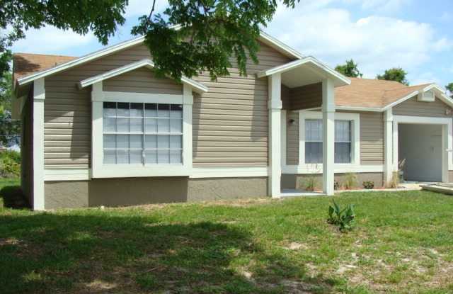 Cute 2 bedroom 1 Bath 1 Car garage Carole Arcaro 386-216-4900 Deltona Lakes Realty, Inc. photos photos