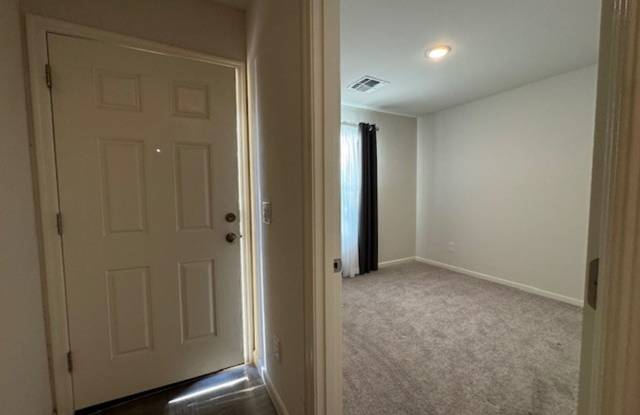 3BR 2BA Home 1 BLOCK FROM COLORADO RIVER-NEW Neighborhood-"RIVERS EDGE" Gallery 4