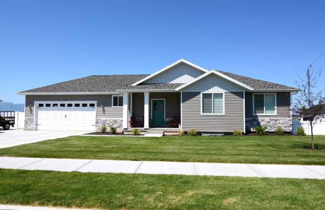 New Upscale Smithfield Home for Rent with Resort Style Amenities! Gallery 1