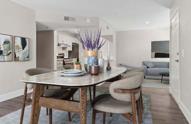 Deerwood Apartments Gallery 4