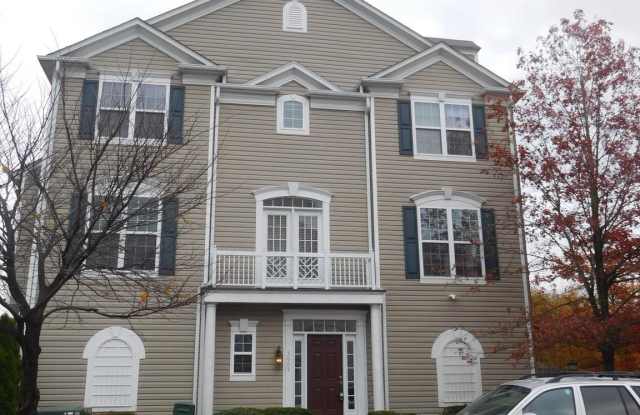 5065 VILLAGE FOUNTAIN PLACE - 5065 Village Fountain Pl, Centreville, VA 20120