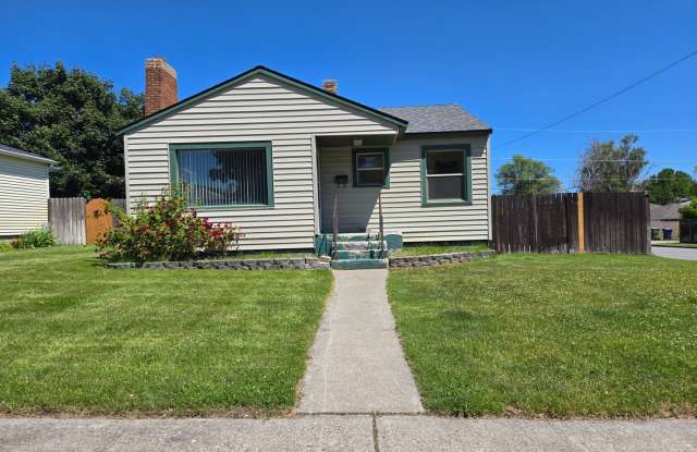 Beautiful North Side Home! Available Now! photos photos