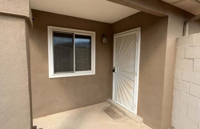 3 Bedroom, 2 Bathroom Home! Schedule a Showing! Gallery 4
