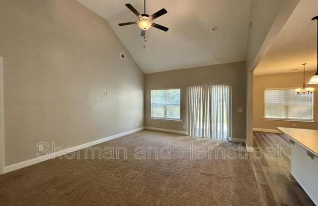 214 McDuffie Circle Gallery 4