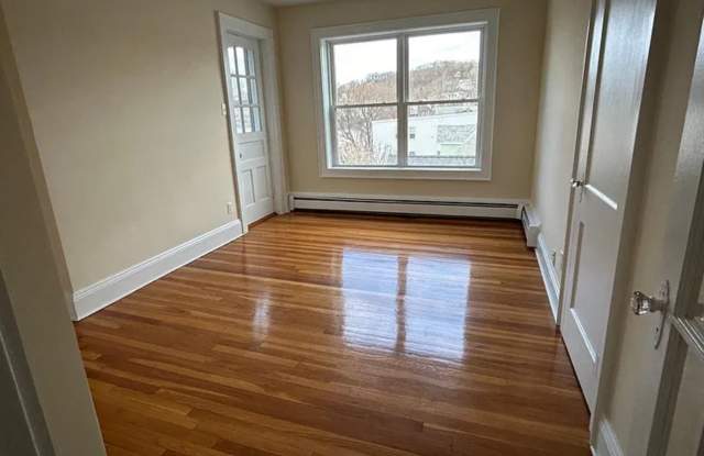 134 Salem St Apt 9 Gallery 3