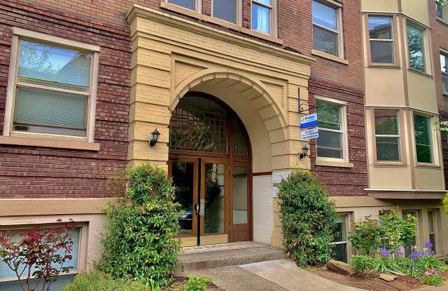 MOVE-IN SPECIAL: ONE MONTH FREE RENT | Rialto Court Apartments photos photos