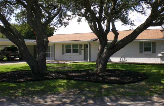 11606 Chanticleer Dr Gallery 2