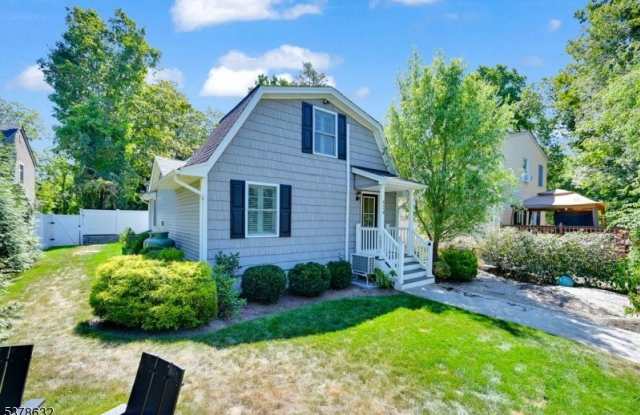 574 Warwick Tpke photos photos