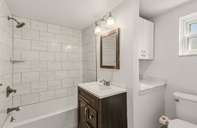 Gorgeous 2 bedroom in Mt. Washington available now! Gallery 3