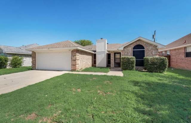 919 Meadow Circle N Gallery 2