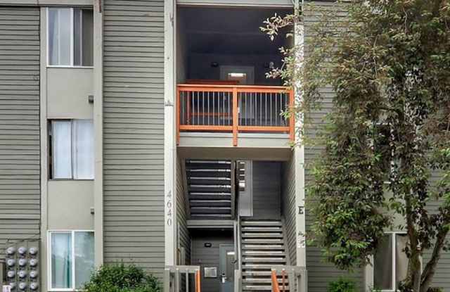 Cozy Condo for Rent in East Anchorage! Gallery 3